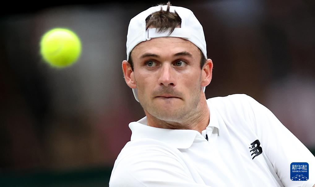 自掏腰包向 自掏腰包向